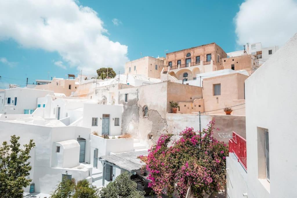 Akri Santorini With Heated Jacuzzi Villa Emborió Kültér fotó